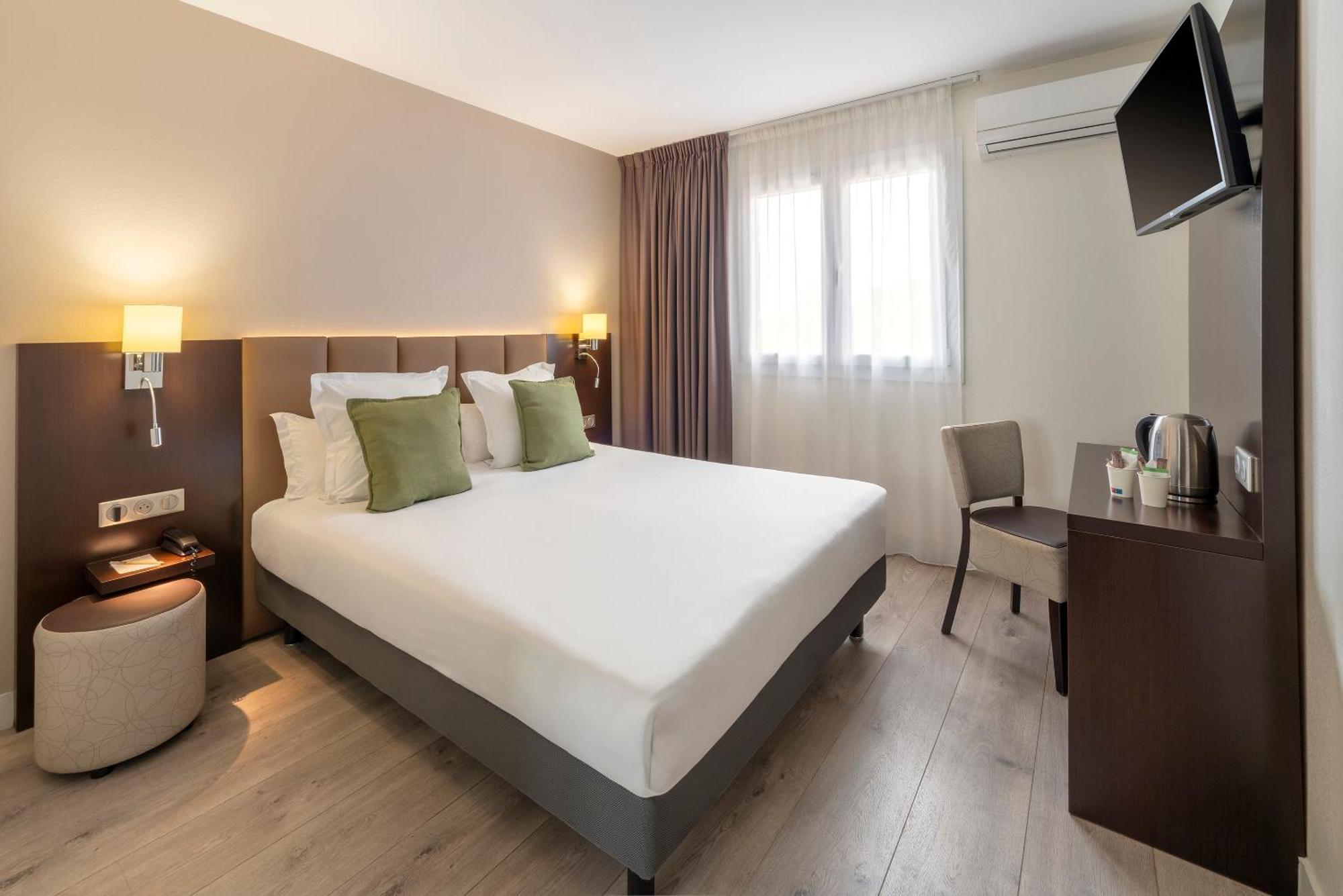 Best Western Terre De Provence Ле-Канне-де-Мор Экстерьер фото